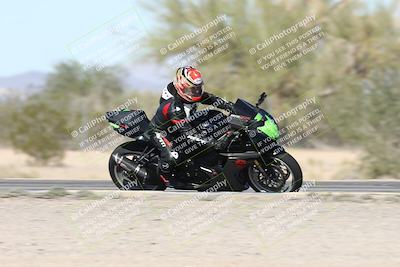 media/Dec-01-2025-Moto Forza (Mon) [[2daa91e15f]]/3-Beginner Group/Session 2 (Turn 7 Inside Pans)/